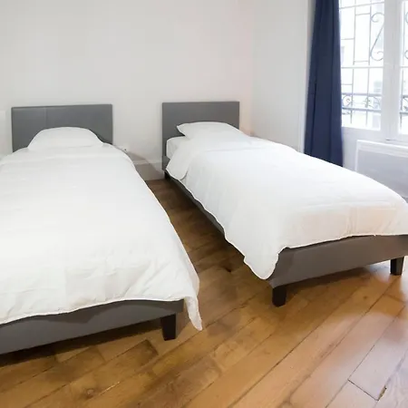 Spacious And Bright Apt At The Arc De Triomphe *
